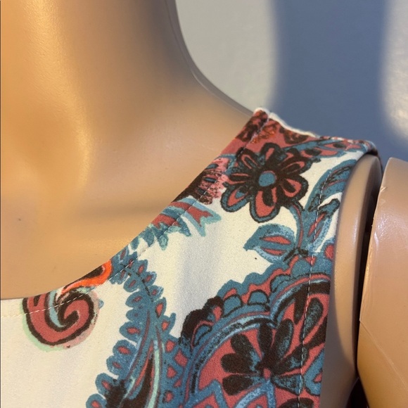 Jamie & Layla Elegant Salmon & Blue Paisley Sleeveless Midi Dress - Picture 4 of 8